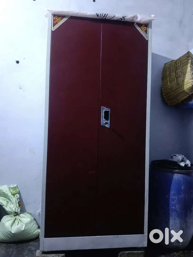 almirah triveni