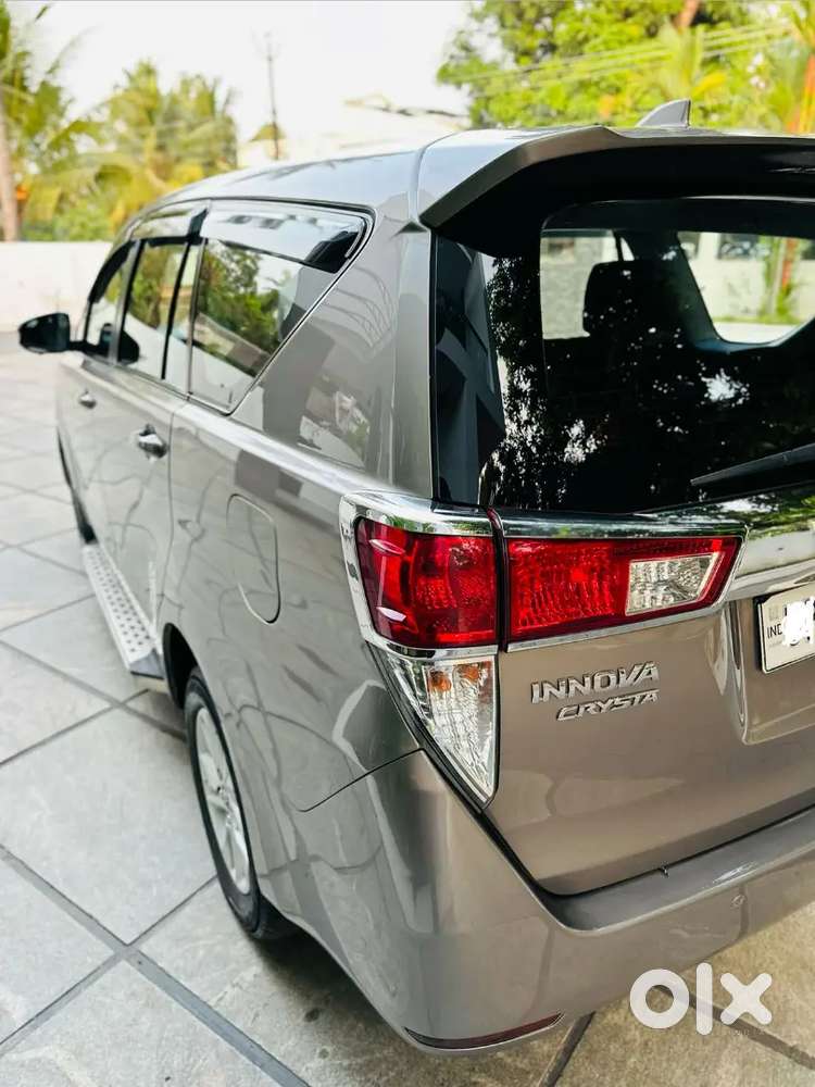 ,toyota Innova Crysta2.8 At 2016 Diesel 75000 Km Driven, Re To Kl33,