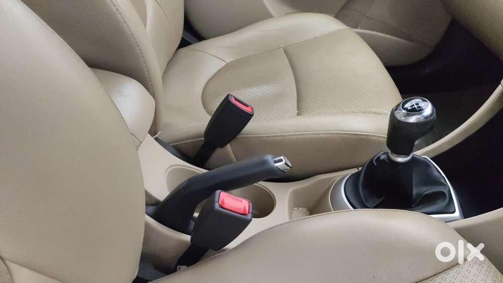 Hyundai Verna Fluidic 1.6 Vtvt Sx Opt, 2014, Petrol