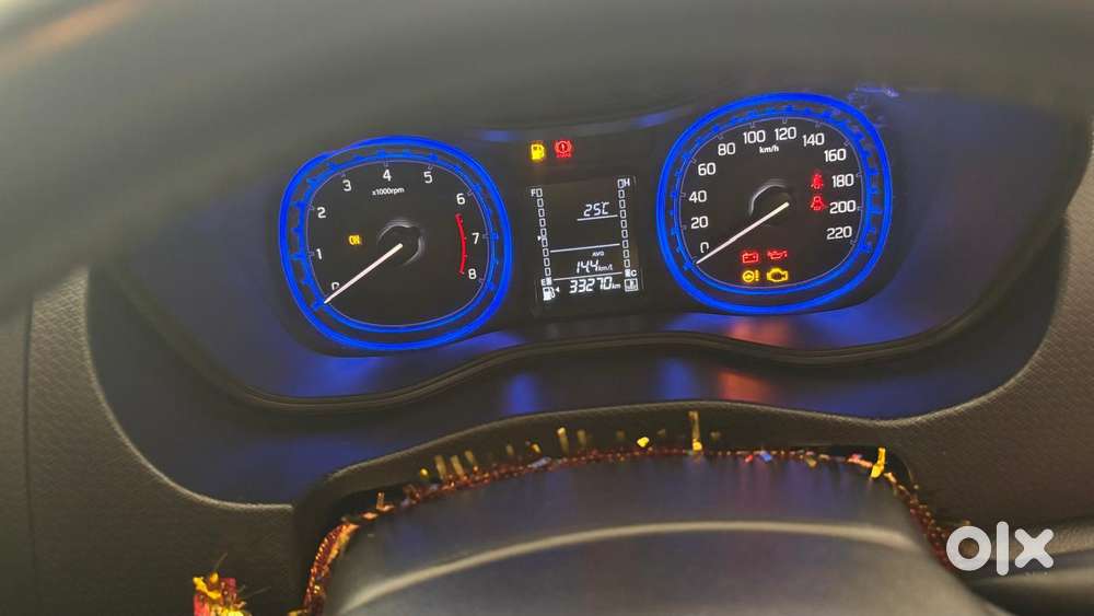 Maruti Suzuki Brezza 1.5 Zxi Smart Hybrid Dual Tone, 2021, Petrol