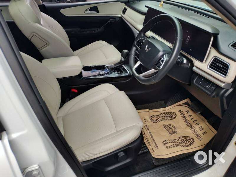 Mahindra Xuv700 2.2 Ax 7 Diesel At Luxury Pack Str, 2022, Diesel