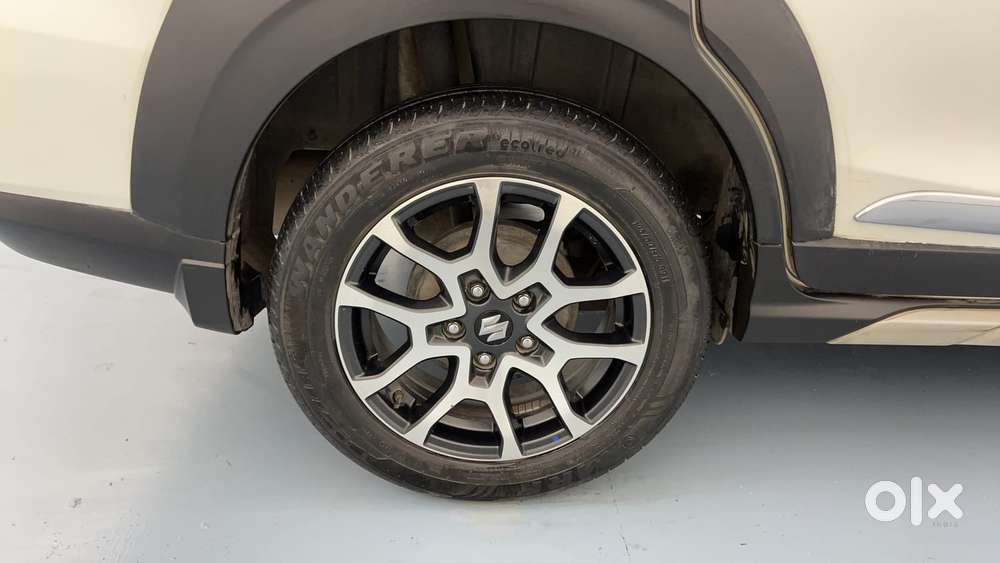 Maruti Suzuki Xl6 1.5 Alpha At, 2022, Petrol