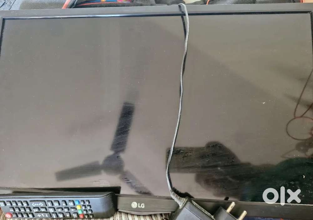 24 inch LG LCD TV