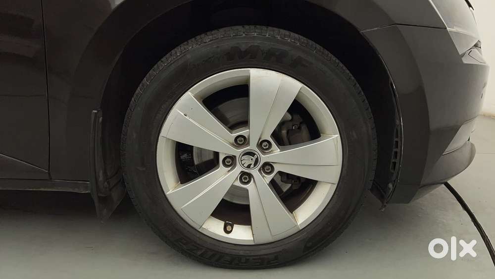 Skoda Superb Style 1.8 Tsi At, 2018, Petrol