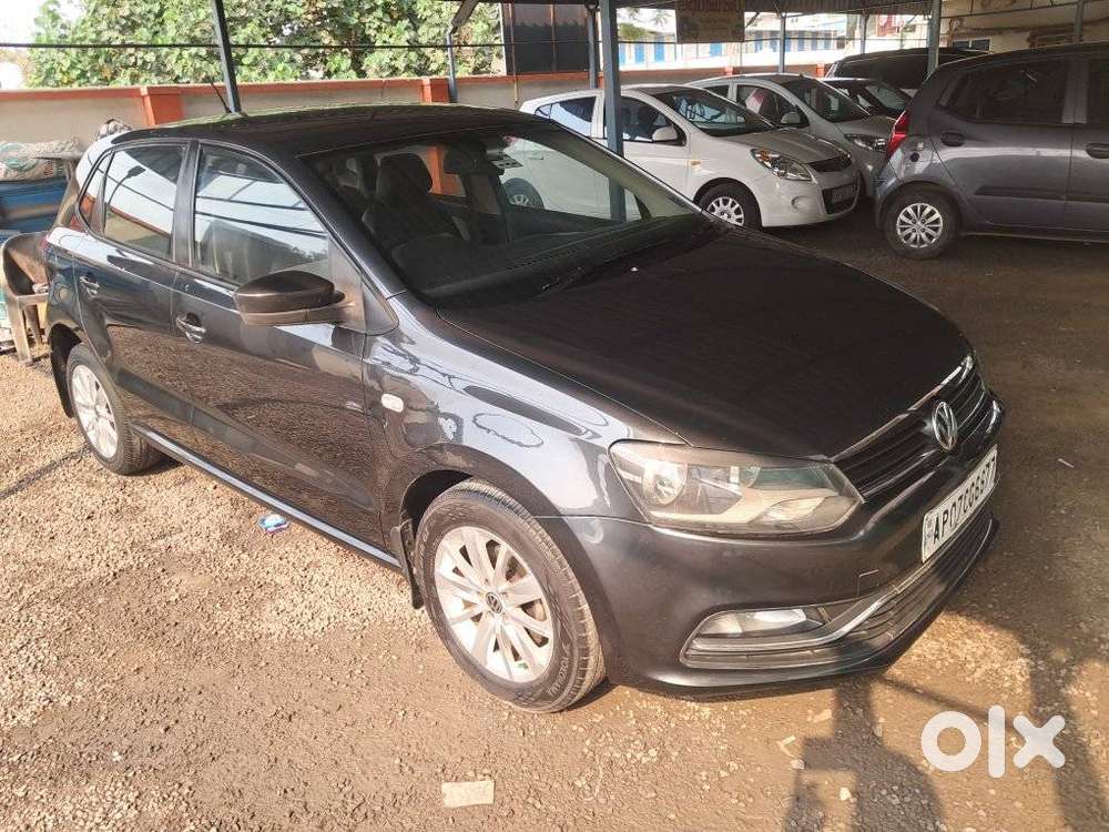 Volkswagen Polo Highline 1.6l Petrol, 2015, Petrol