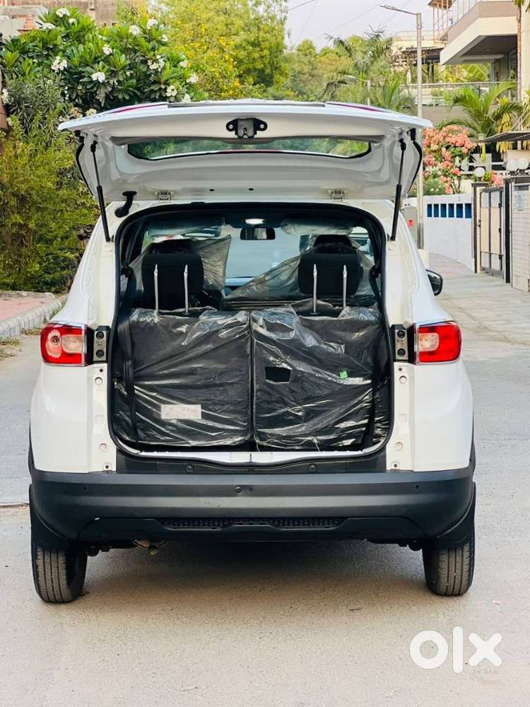 Renault Triber Rxl, 2024, Petrol