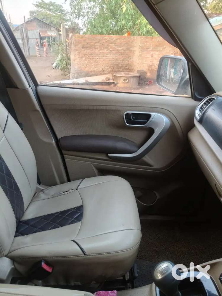 Mahindra Tuv 300 2018 Car