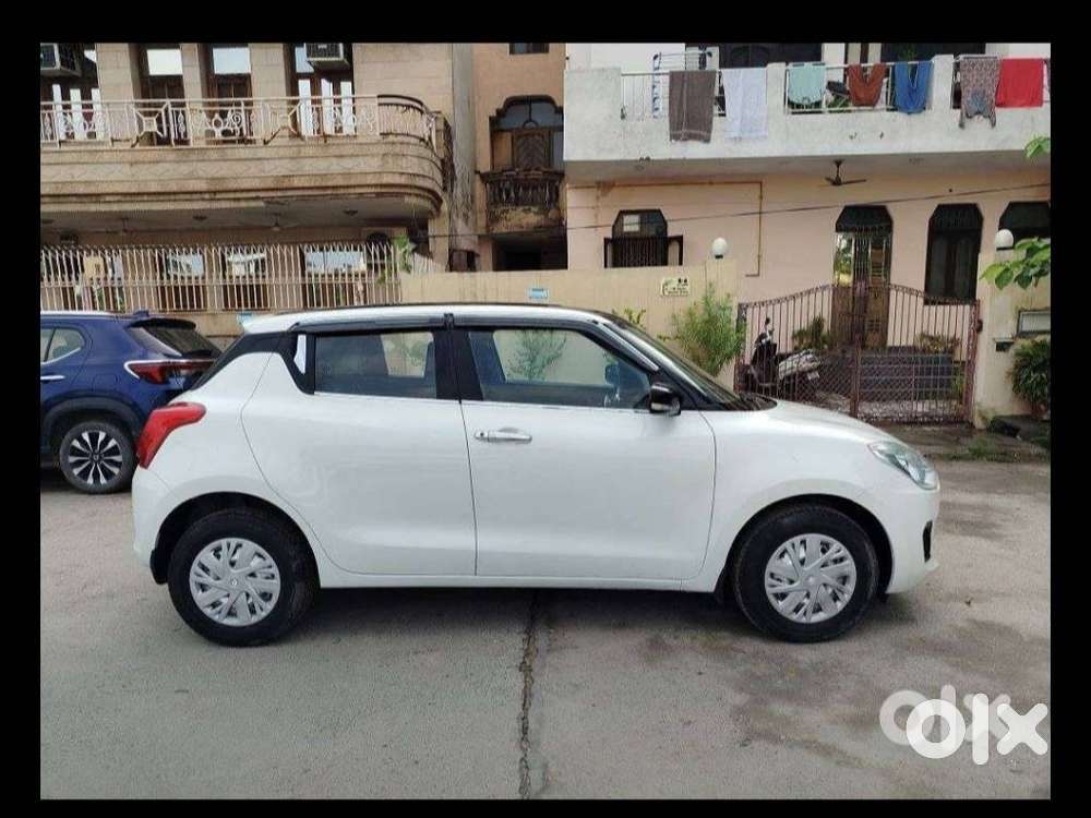 Maruti Suzuki Swift Vxi + Manual, 2022, Petrol