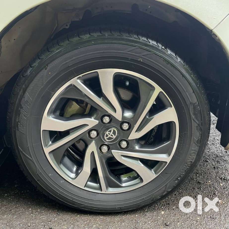 Toyota Innova Crysta [2020-ongoing] 2.4 Gx At 7 Str, 2021, Diesel