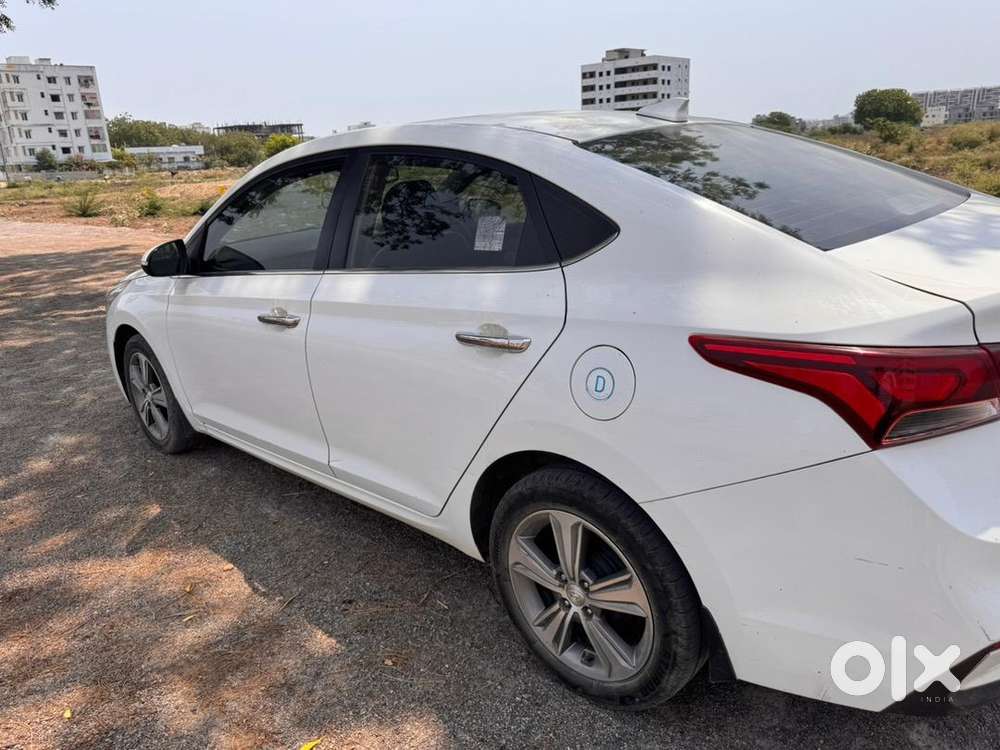 2017 November Verna Top End