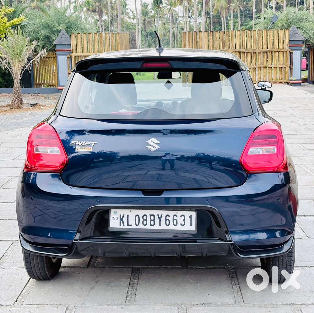 Maruti Suzuki Swift Vxi + Manual, 2022, Petrol