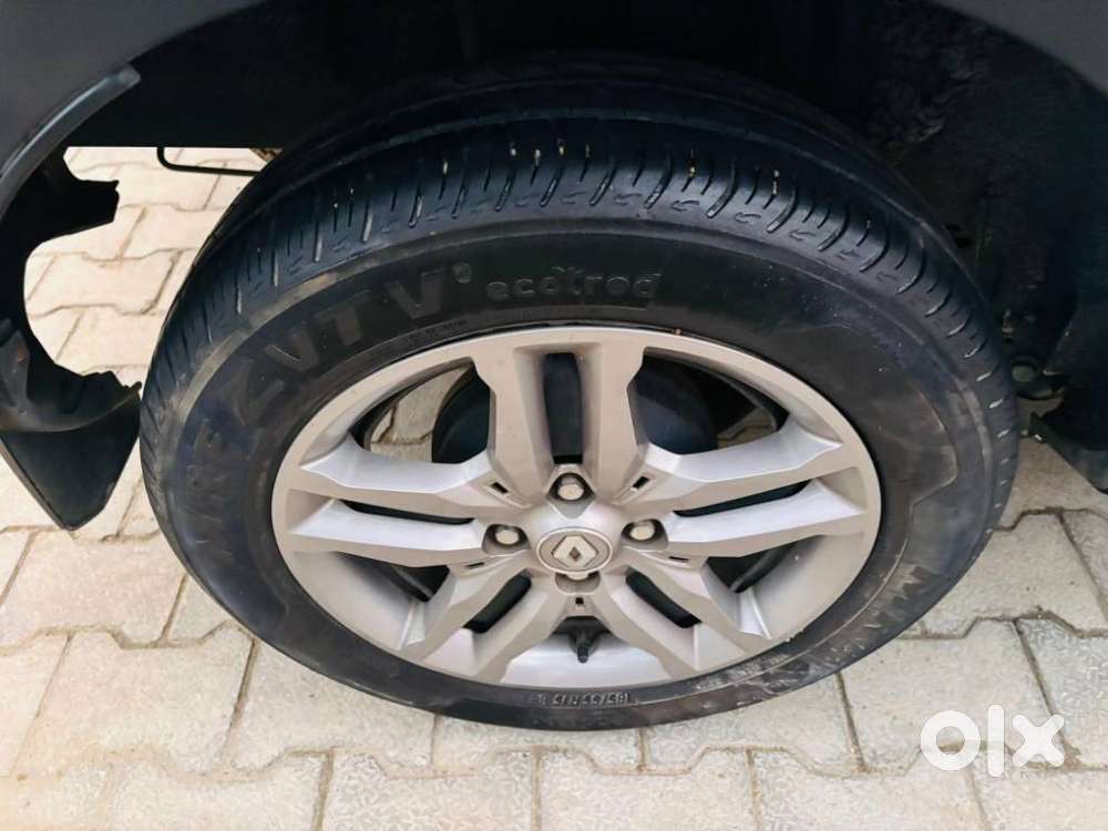 Renault Triber 1.0 Rxz Dual Tone, 2023, Petrol