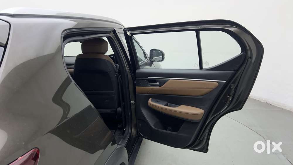 Honda Elevate Zx Mt, 2023, Petrol