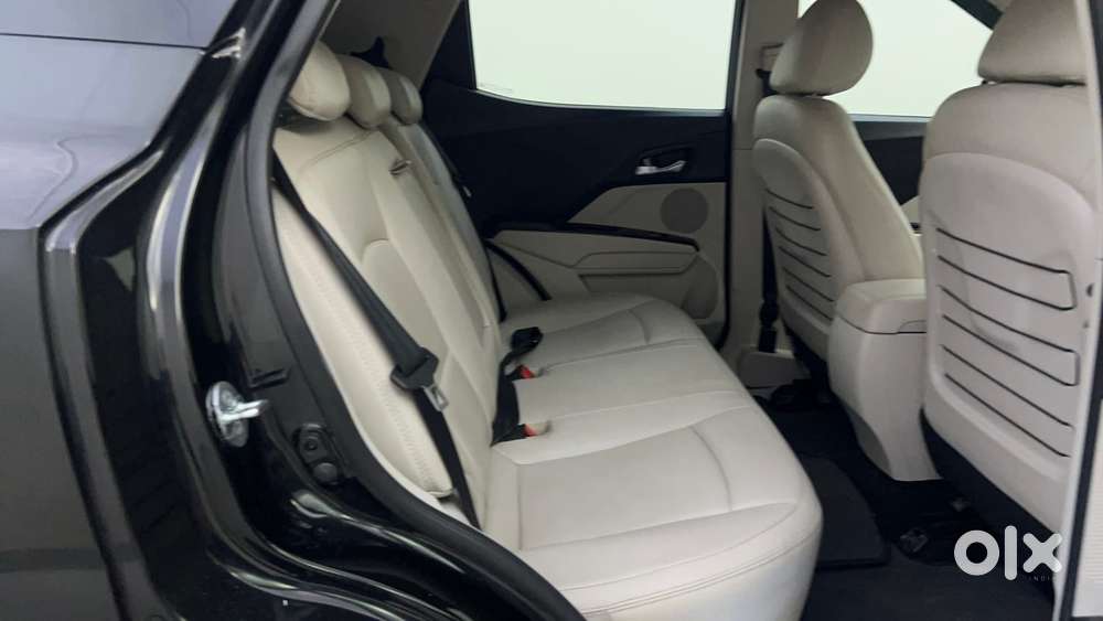 Mahindra Xuv300 W8 Option, 2022, Petrol