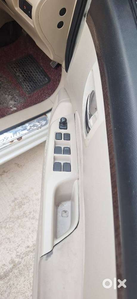 Maruti Suzuki Swift Dzire 1.2 Vxi Bsiv, 2017, Petrol