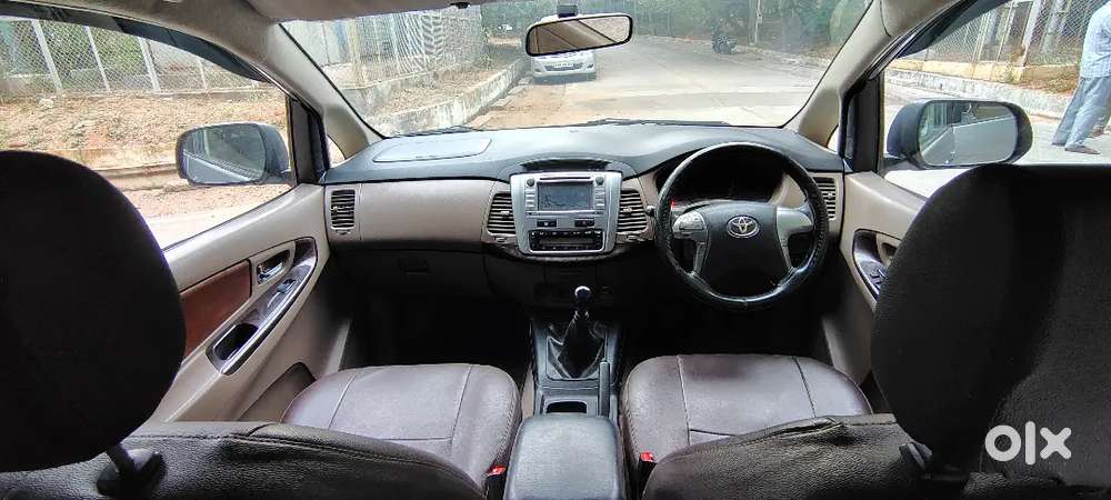 Toyota Innova 2.5 V 2015 Top-end
