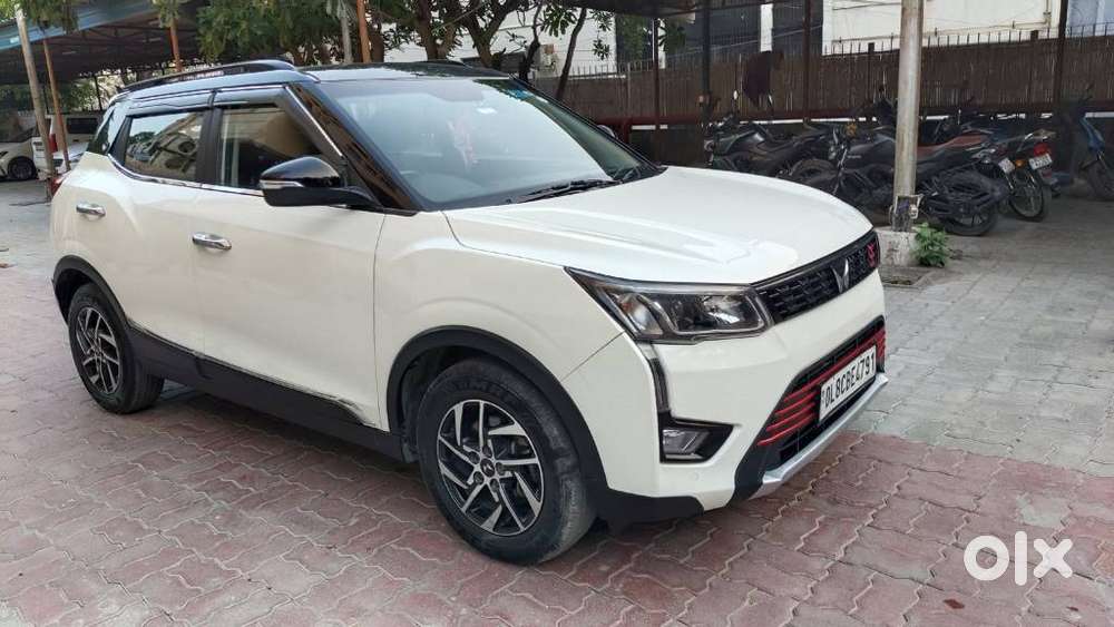 Mahindra Xuv300 1.2 W8 (o) Amt Dual Tone Petrol, 2022, Petrol