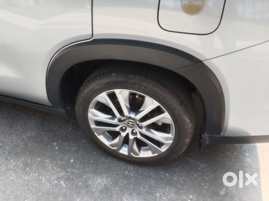Toyota Innova Hycross 2.0 Zx Hybrid 7 Str, 2023, Petrol