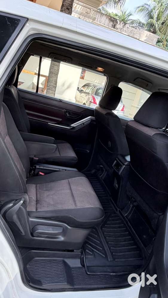 Toyota Innova Hycross Hybrid 2023