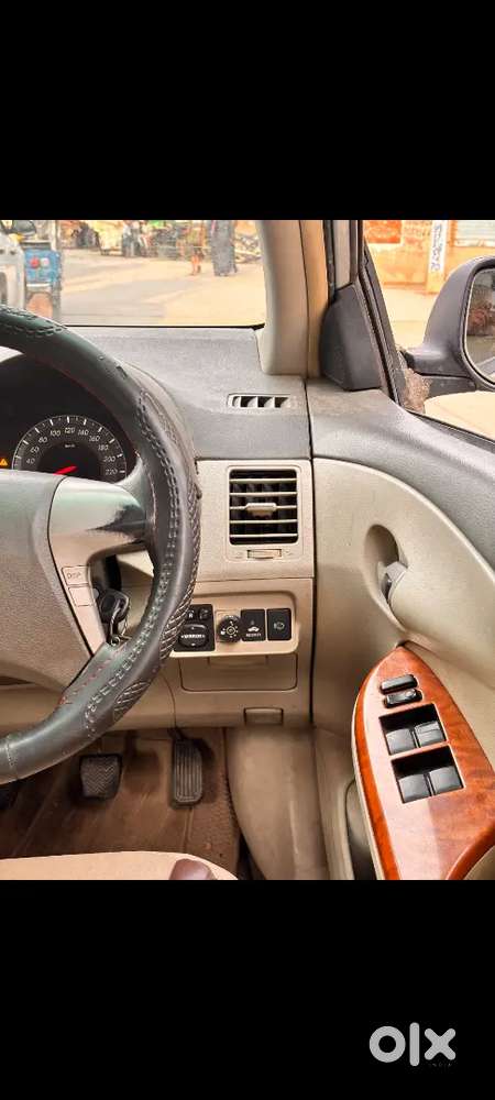 Toyota Corolla Altis 2011