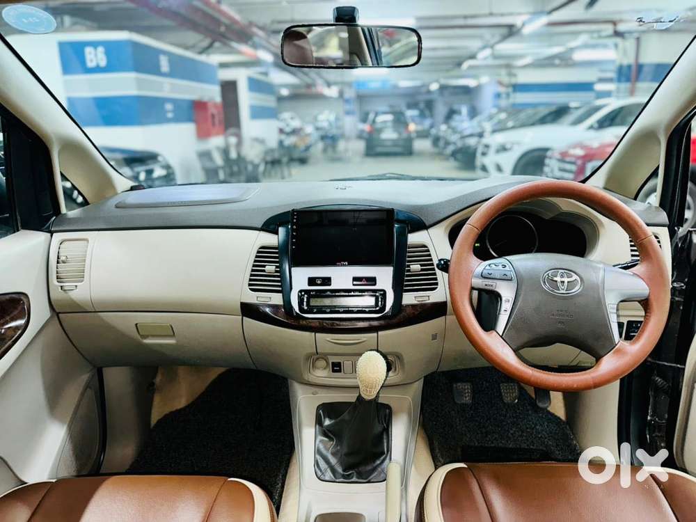 Toyota Innova 2.5 Vx (diesel) 8 Seater Bs Iv, 2014, Diesel