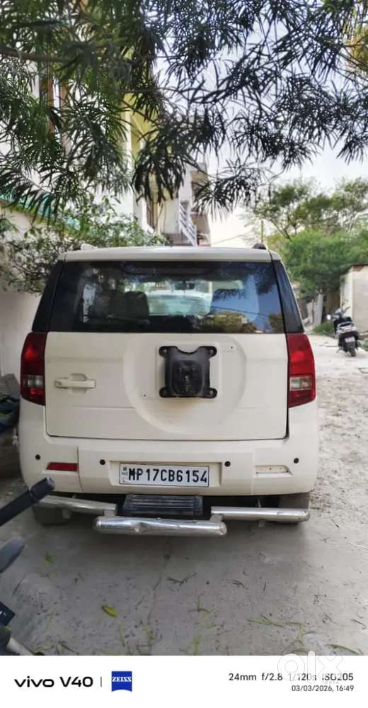 Mahindra Tuv 300 2017 Diesel 121000 Km Driven