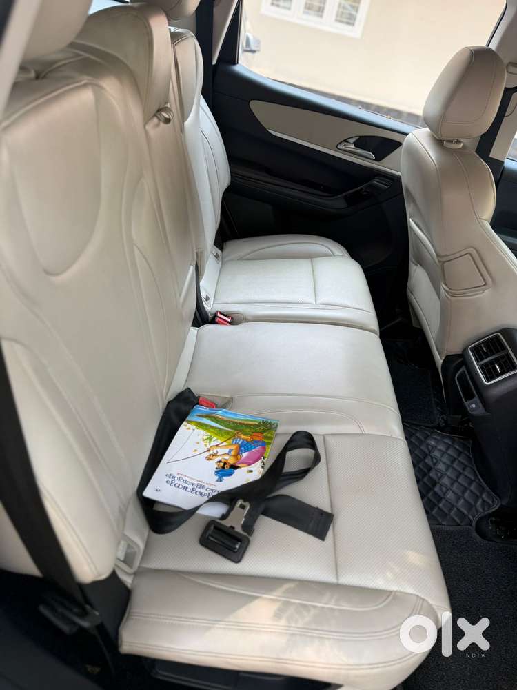 Mahindra Xuv700 2.2 Ax 7 Diesel Mt Luxury Pack Str, 2022, Diesel