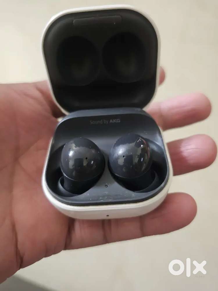 Samsung galaxy buds 2 selling
