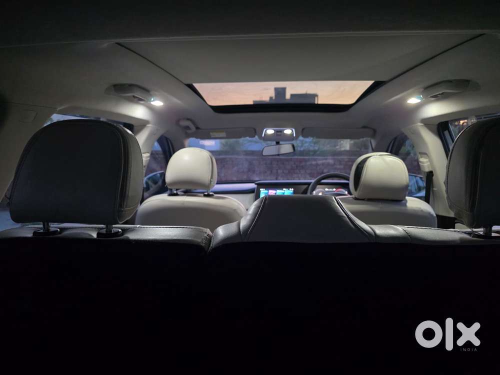 Mahindra Xuv700 2.2 Ax 5 Diesel At 7 Str, 2023, Diesel