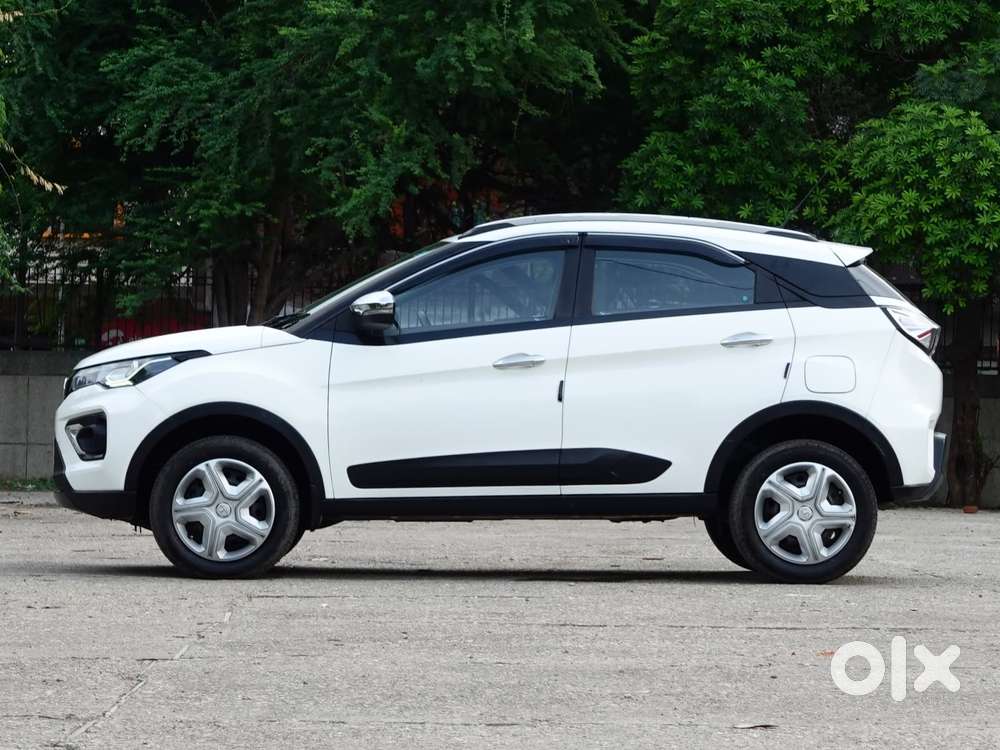 Tata Nexon, 2023, Petrol