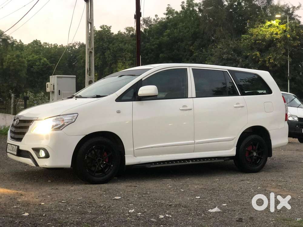Toyota Innova 2.5 G (diesel) 8 Seater, 2016, Diesel