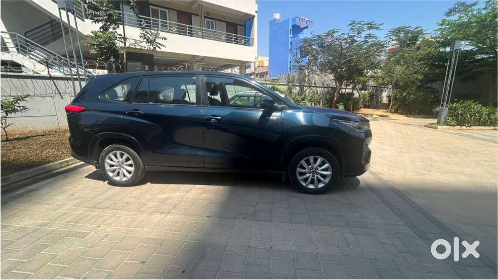 Toyota Innova Hycross Vx Hybrid 2023  1st Owner  22k Kms  Top Condi