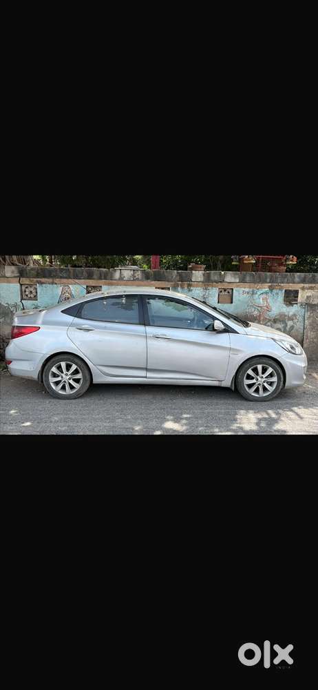 Hyundai Fluidic Verna 2012
