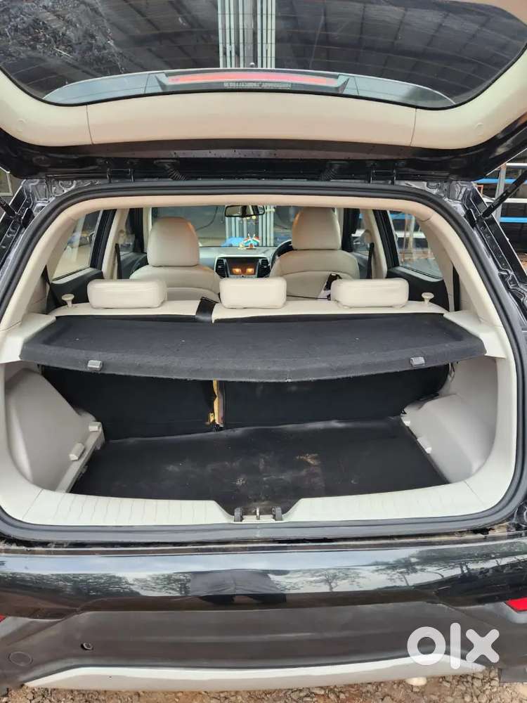 Mahindra Xuv300 2022 Diesel Well Maintained