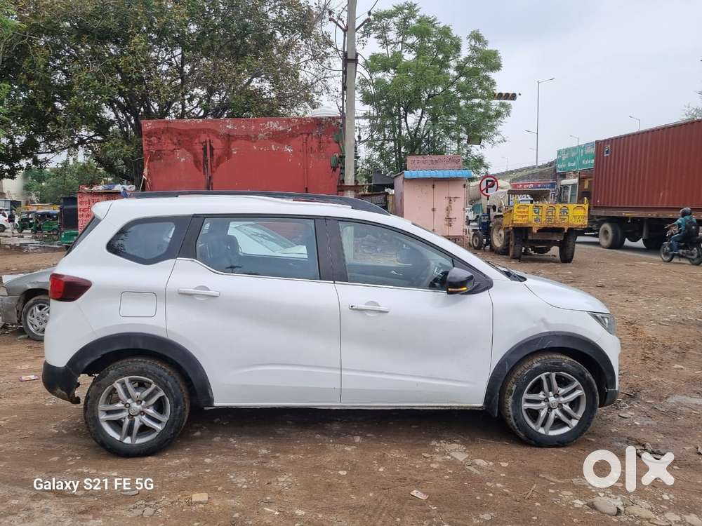Renault Triber Rxz, 2022, Petrol
