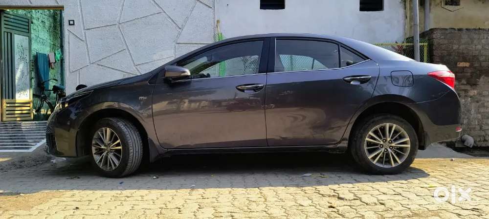 Toyota Corolla Altis 2016