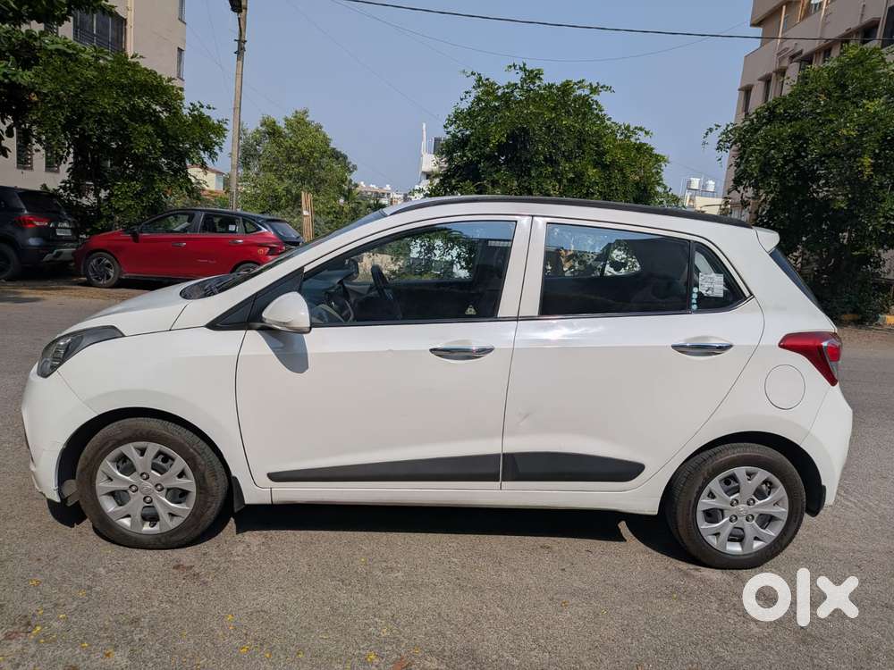Hyundai Grand I10 2013-2016 At Sportz, 2014, Petrol