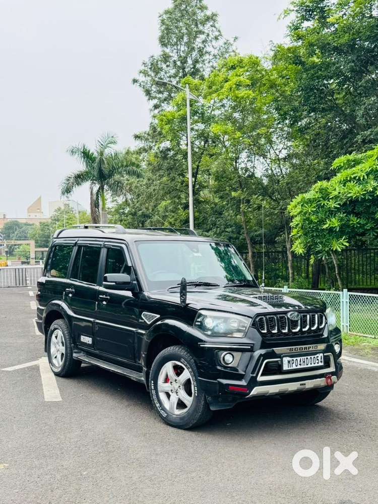 Mahindra Scorpio S11 Black 2019