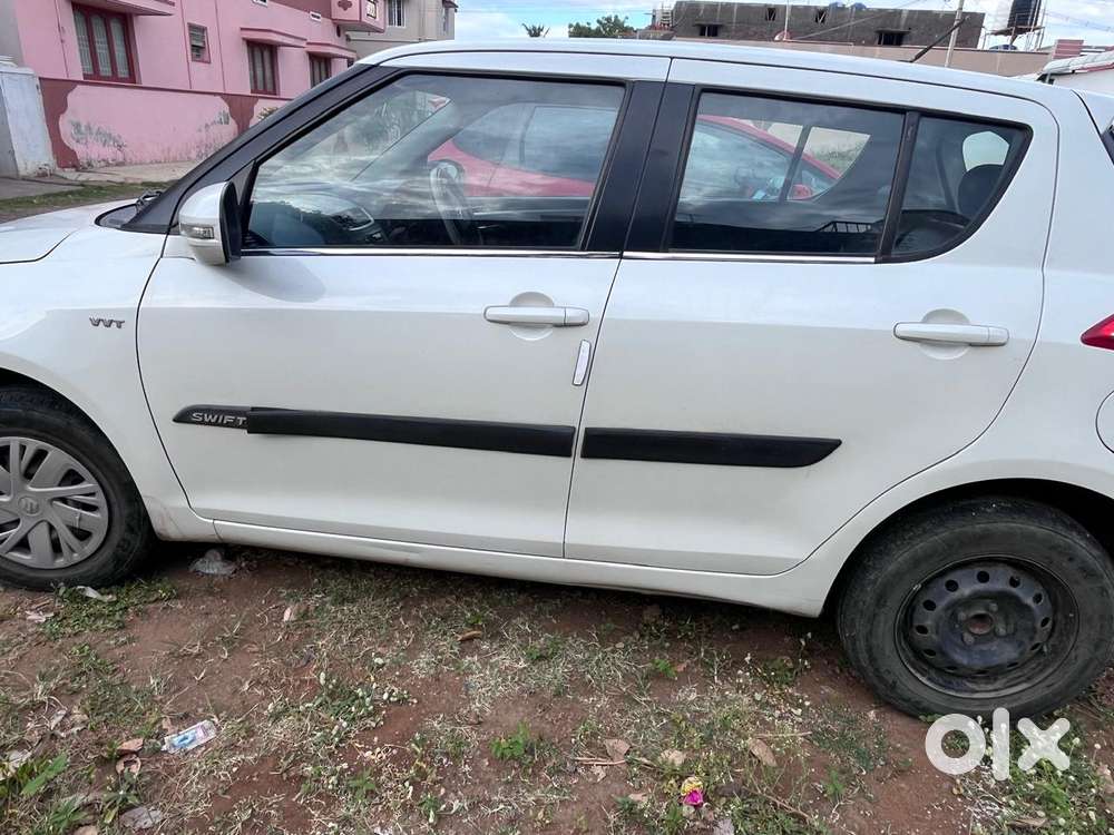 Maruti Suzuki Swift Vxi + Manual, 2015, Petrol
