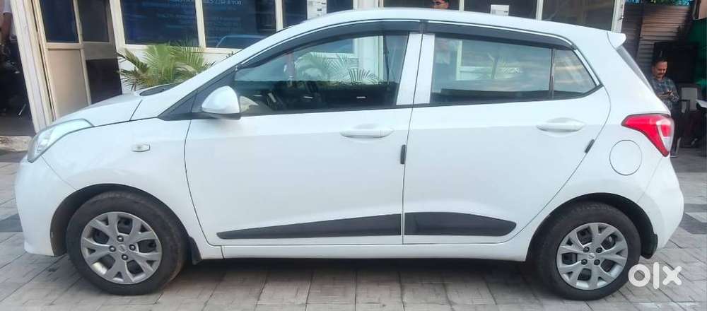 Hyundai Grand I10 Sportz Edition, 2017, Petrol