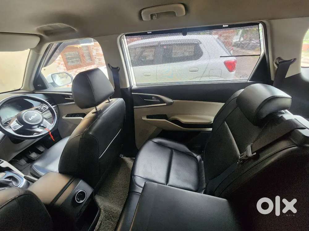 Kia Carens 2024 Petrol Well Maintained