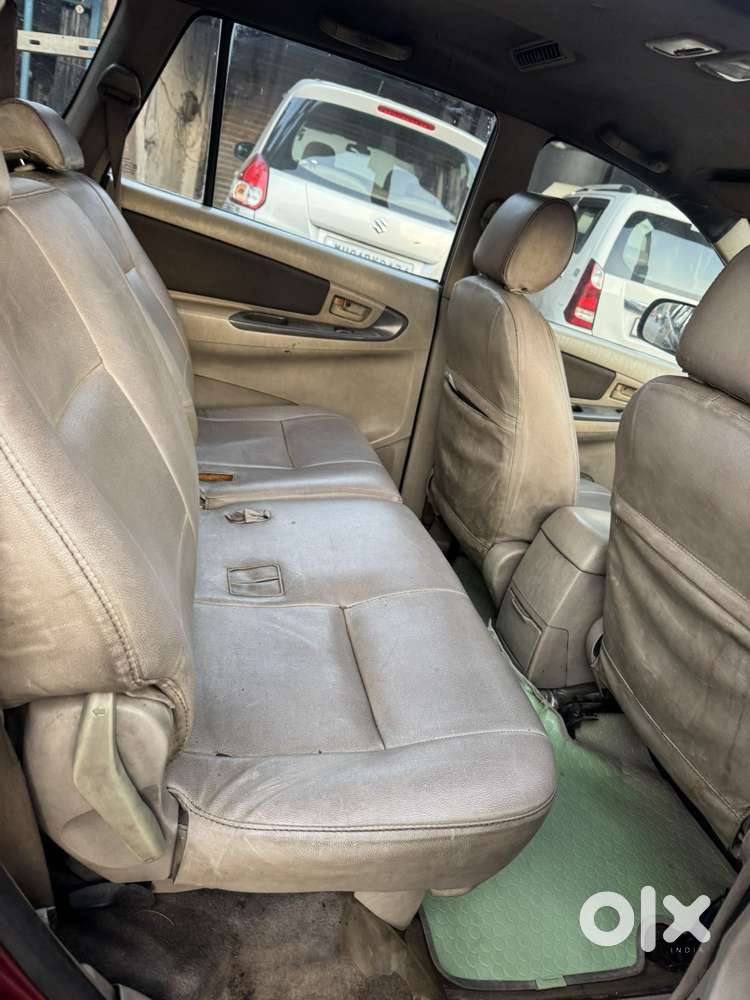 Toyota Innova 2.5 G (diesel) 8 Seater Bs Iv, 2006, Diesel