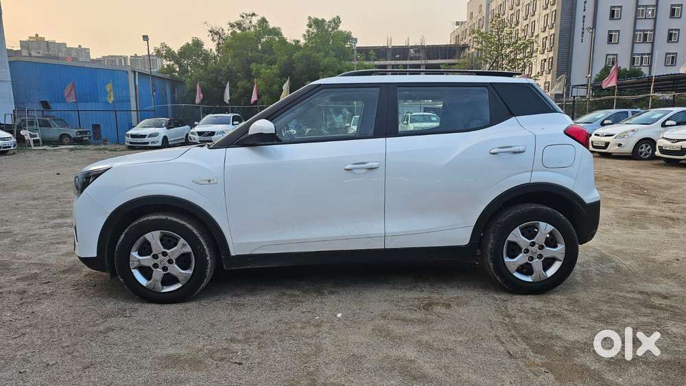 Mahindra Xuv300 1.2 W6 Amt Petrol, 2023, Petrol