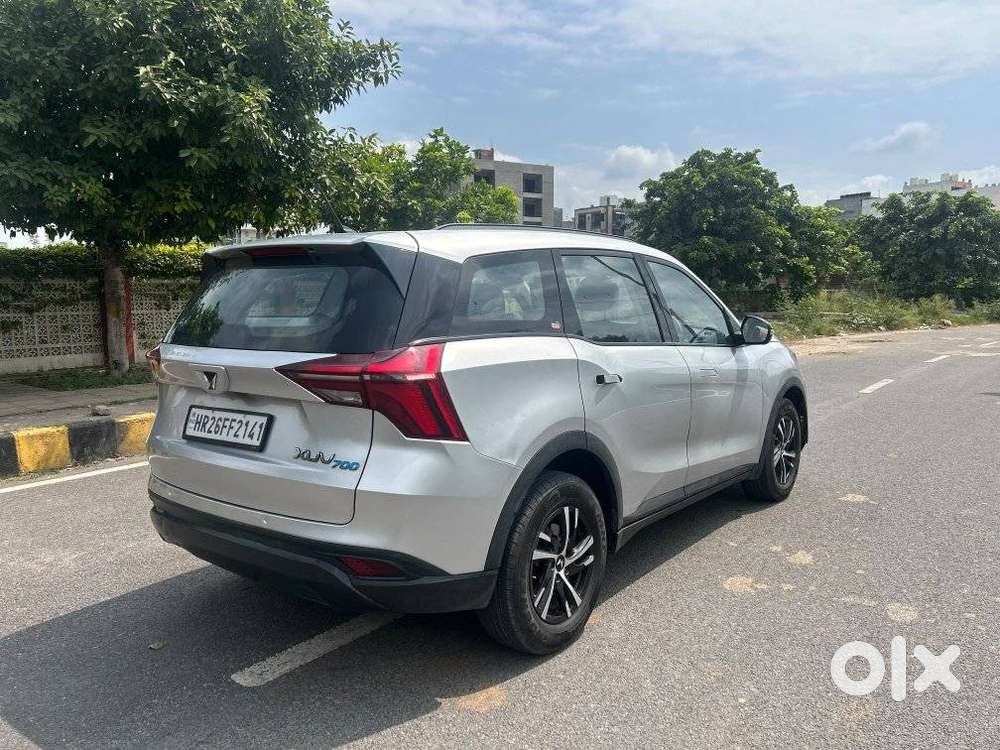 Mahindra Xuv700 2.0 Mx Petrol Mt 5 Str, 2023, Petrol