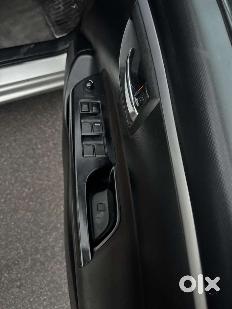 Maruti Suzuki Swift 1.2 Zxi Abs, 2011, Petrol