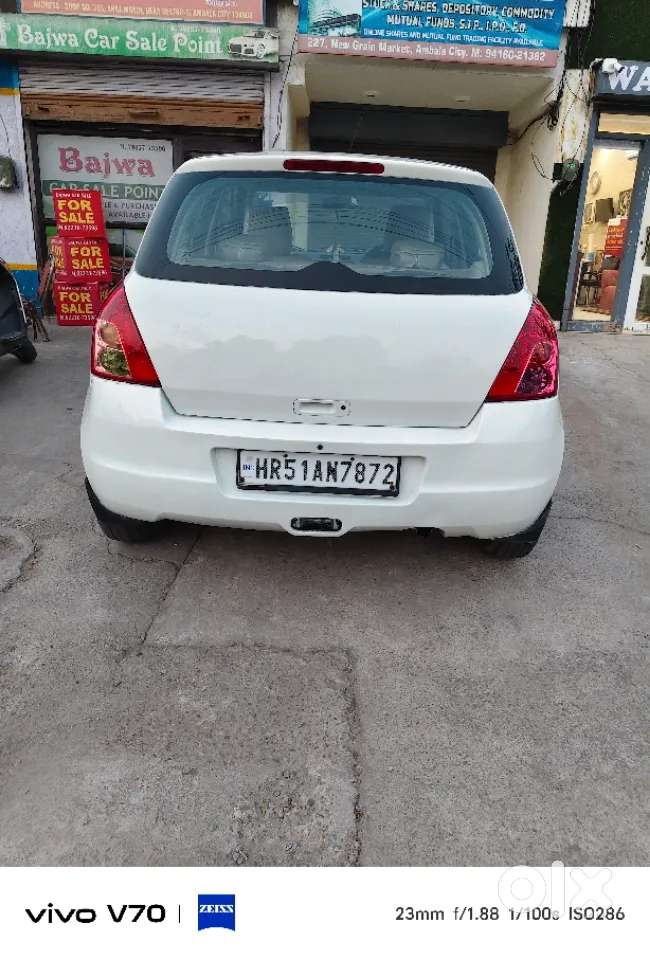 Maruti Suzuki Swift Vxi Bsiv, 2011, Petrol