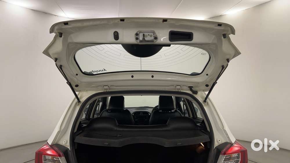 Tata Tiago Xza, 2017, Petrol
