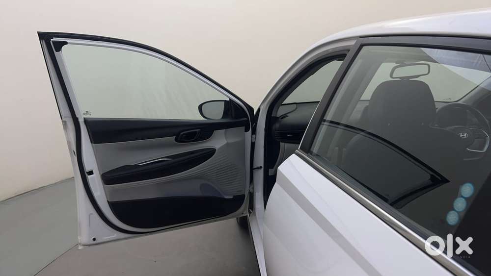 Hyundai New I20 1.2 Asta (o) Ivt, 2023, Petrol