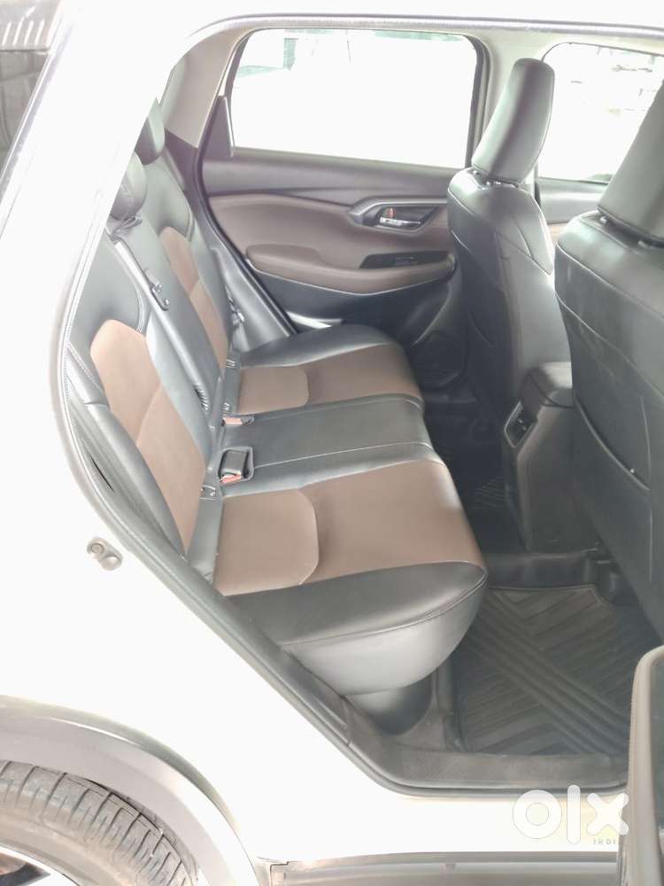 Toyota Urban Cruiser Hyryder 7 Seater V At Awd, 2023, Petrol