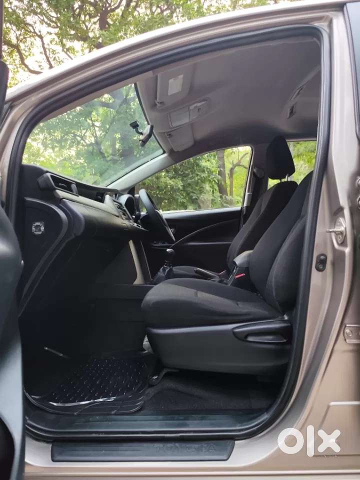 Toyota Innova Crysta 2.4 G Mt 7 Str, 2017, Diesel